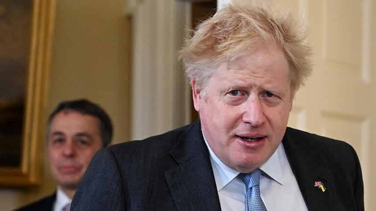 Johnson se declara un político «honrado» en vísperas de elecciones locales