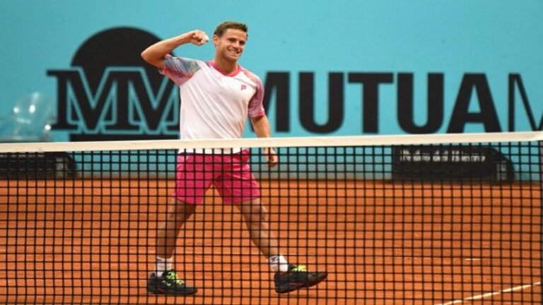 Schwartzman prolongó su racha en tierra con una nueva victoria