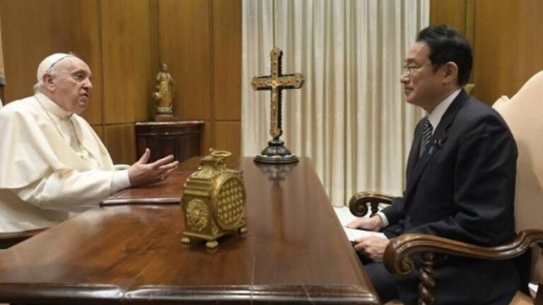 El papa habló con Kishida que es «inconcebible» poseer armas nucleares