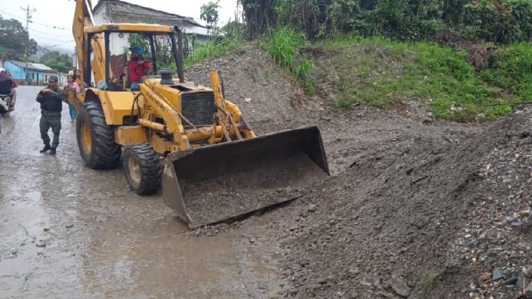 Gobernación de Lara ejecuta obras en vías afectadas por las lluvias