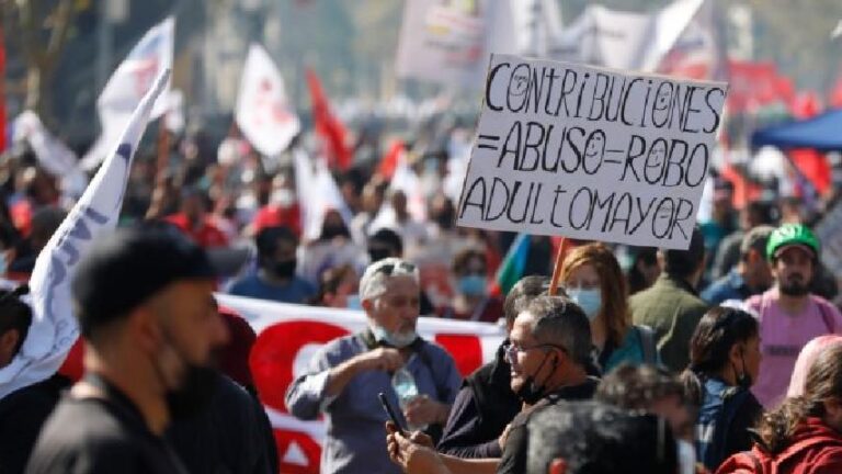 Dos manifestantes heridos y dos detenidos en actos del Día del Trabajador en Chile