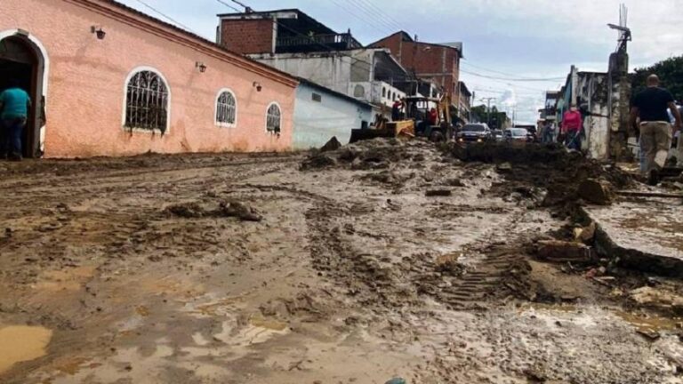 Inicia despeje de vías afectadas por las lluvias en el estado Táchira