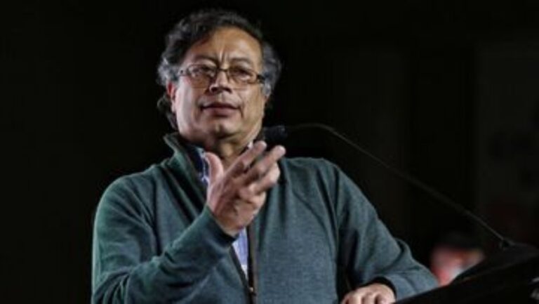 Duque rechaza amenazas en contra de Gustavo Petro