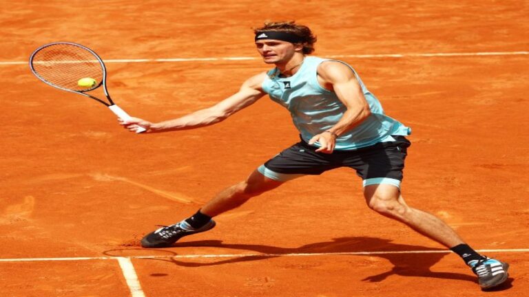 Zverev tuvo que remontar para ganarle a Cilic