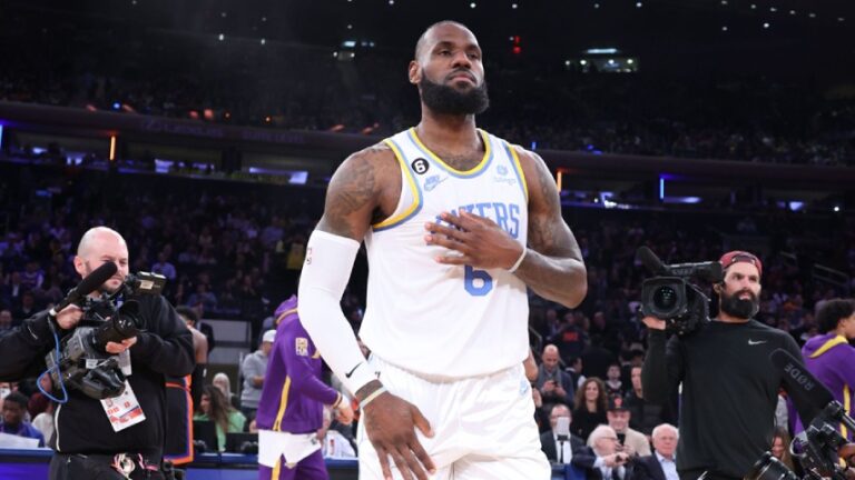 LeBron está a 89 puntos de ser el máximo anotador de la historia de la NBA