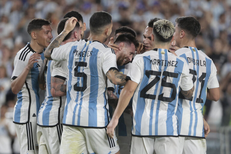Con el gol 800 de Messi en su carrera, Argentina derrota a Panamá