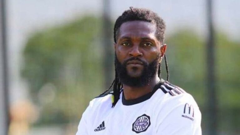 Emmanuel Adebayor se retira del fútbol profesional