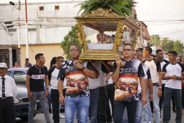 Aragua inicia recorrido del Santo Sepulcro