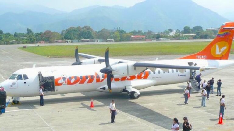 Aeronave de Conviasa realizando labores de prueba