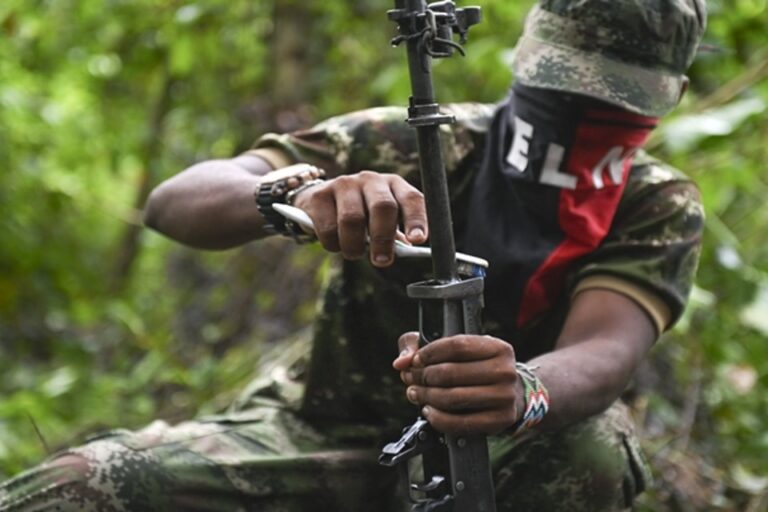 ELN dice que «tiene derecho» a atacar porque no hay cese el fuego bilateral