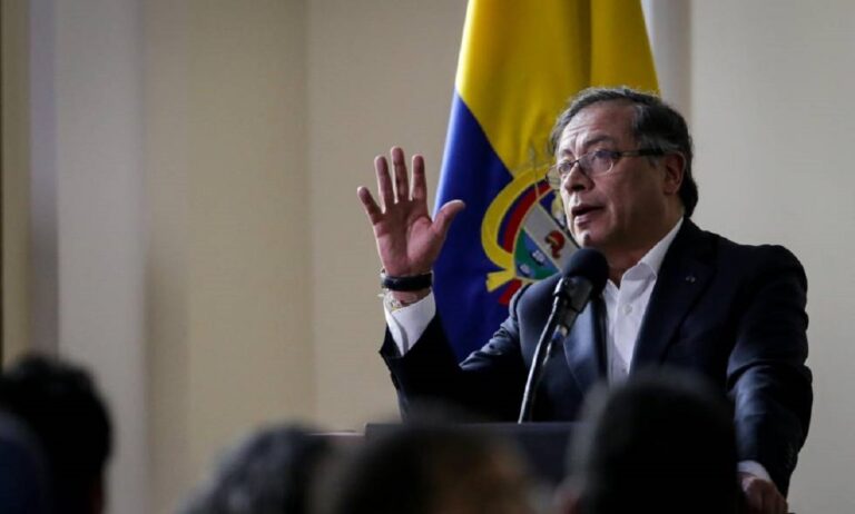 Petro adelanta reunión con delegación negociadora con el ELN tras atentado