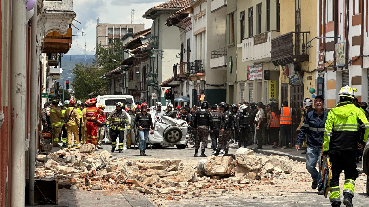 Sismo en Ecuador deja al menos cuatro fallecidos