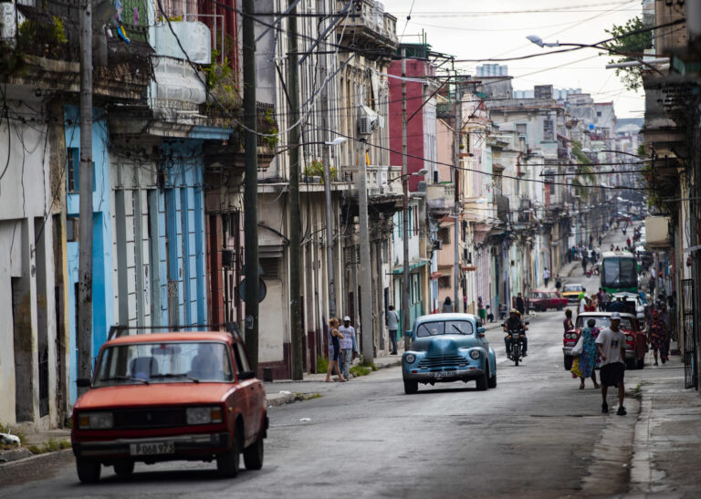 Cuba dice que a EEUU le resulta conveniente mantenerla en lista de terrorismo
