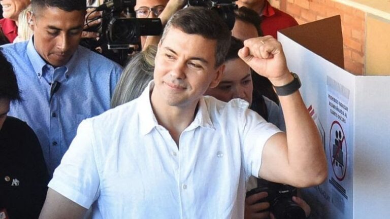 ¿Quién es Santiago Peña? nuevo presidente de Paraguay