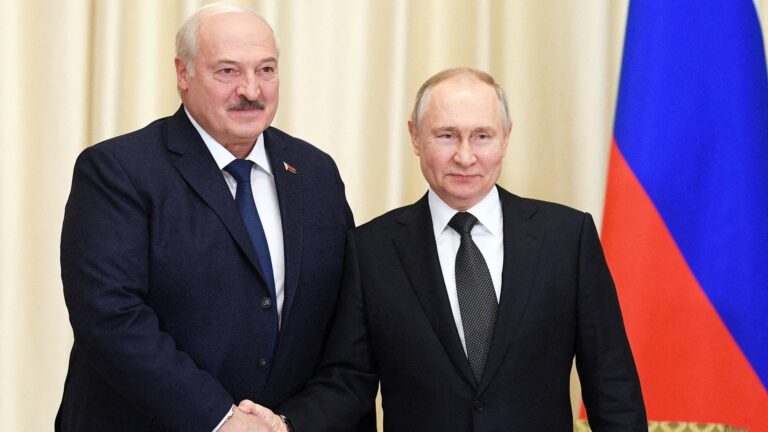 Día de Pueblos: Putin y Lukashenko destacan frente común contra amenazas