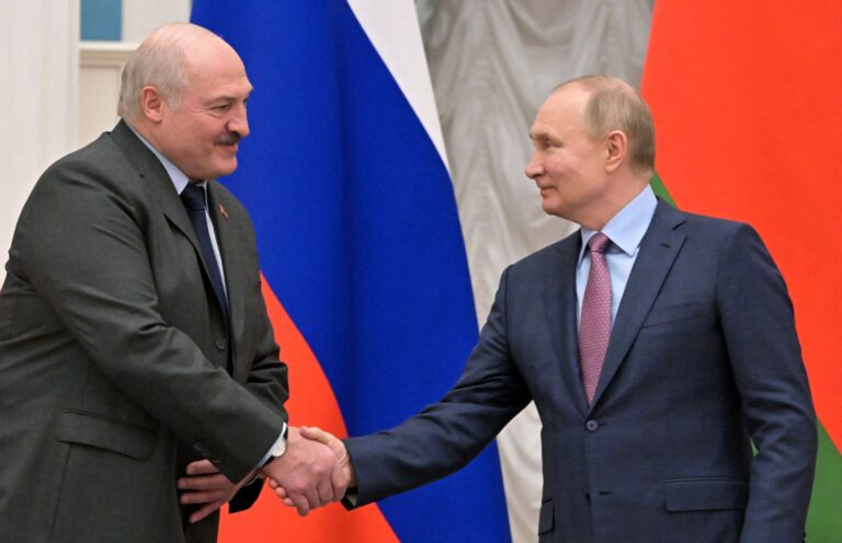 Putin recibe a Lukashenko para hablar de armas nucleares y de su plan de paz