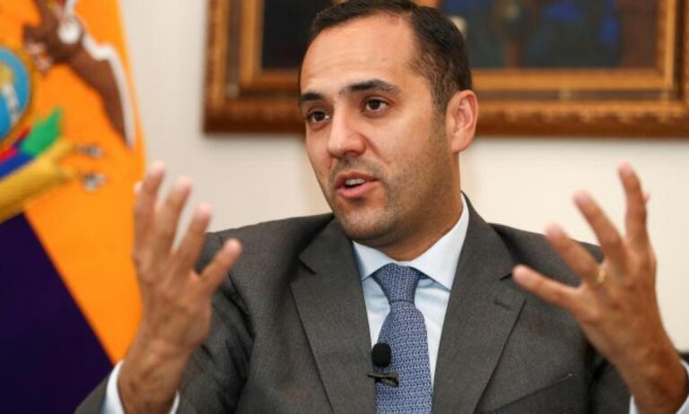 Renuncia ministro de Exteriores y Movilidad Humana de Ecuador