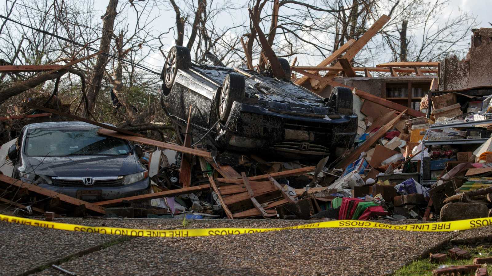 Zona de desastre luego de los tornados en Estados Unidos