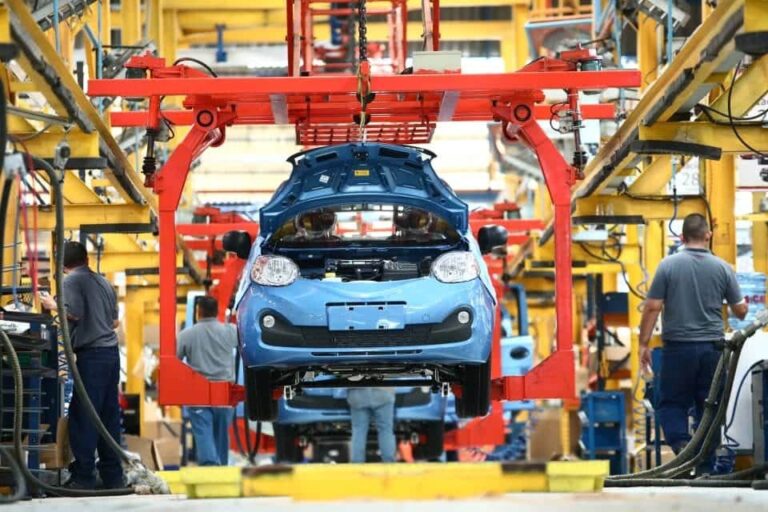Favenpa estima que 25 % del parque automotor está paralizado