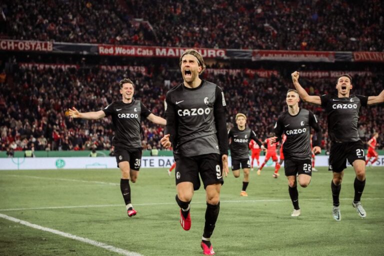 Friburgo conquistó el Allianz Arena para eliminar al Bayern