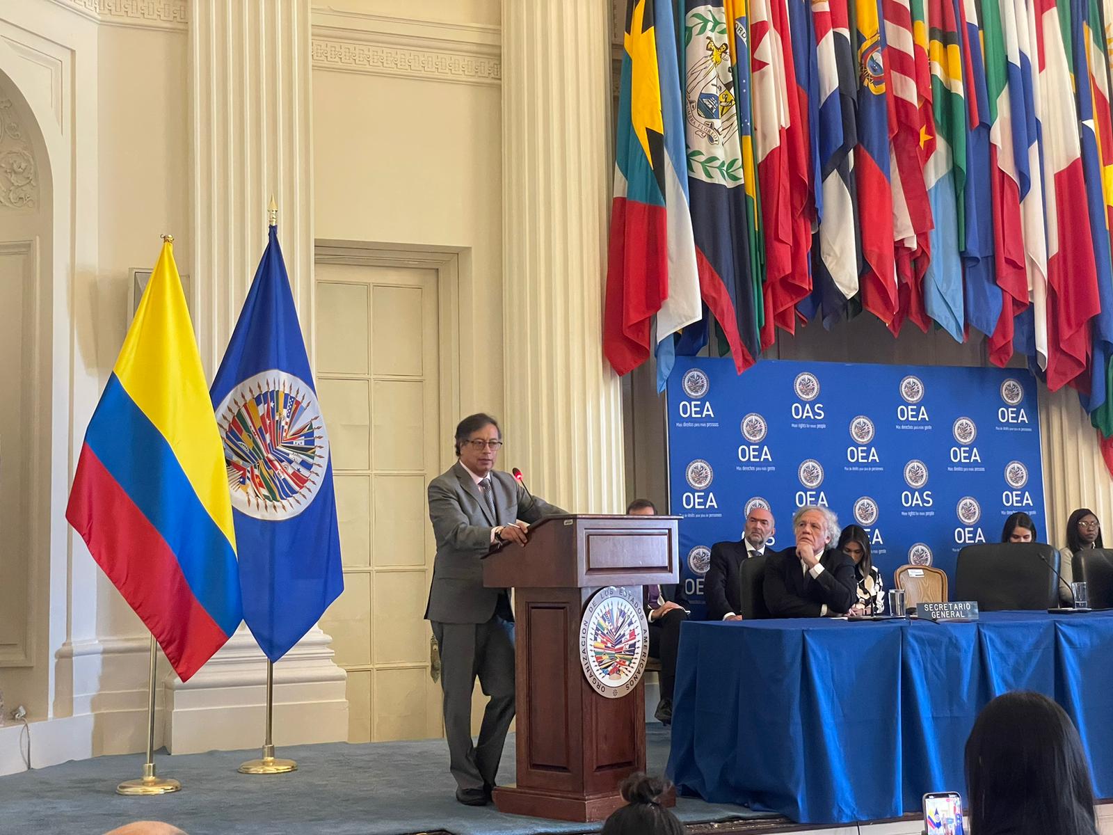 Petro propone rehacer la Carta Democrática de la OEA y reintegrar a Venezuela