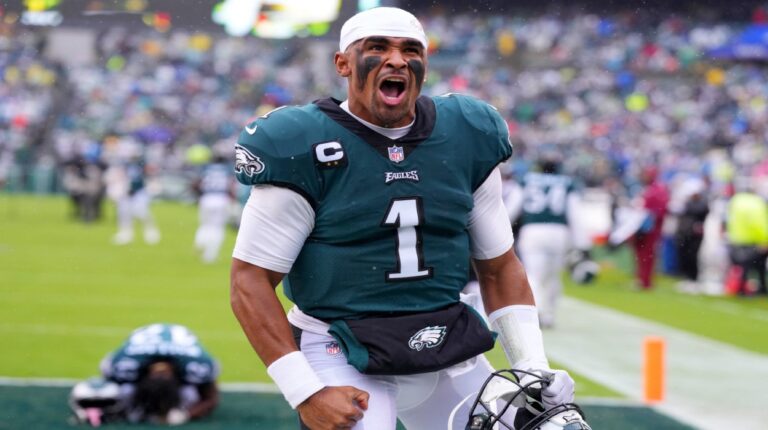 Jalen Hurts se convirtió en el mejor pagado en la historia de la NFL