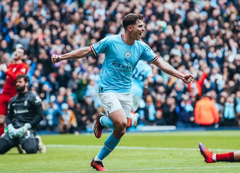 Manchester City remontó ante el Liverpool con un recital de fútbol