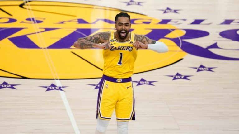 Los Lakers humillaron a los Grizzlies para clasificar