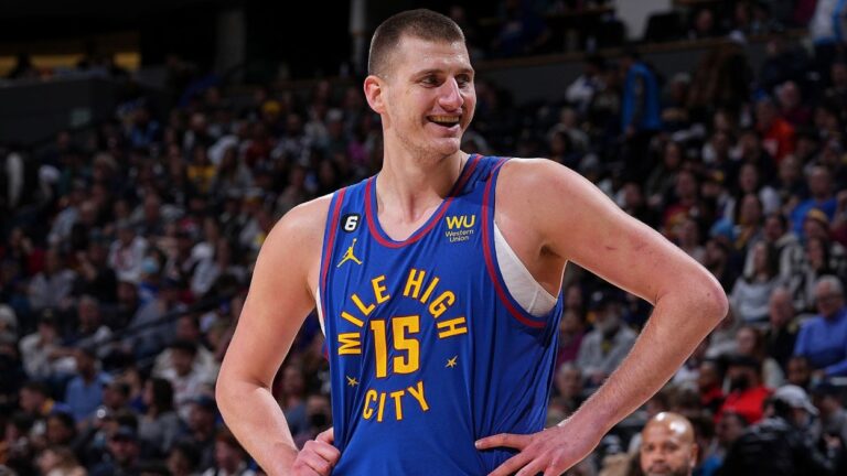 Jokic dejó al borde del abismo a Minnesota 