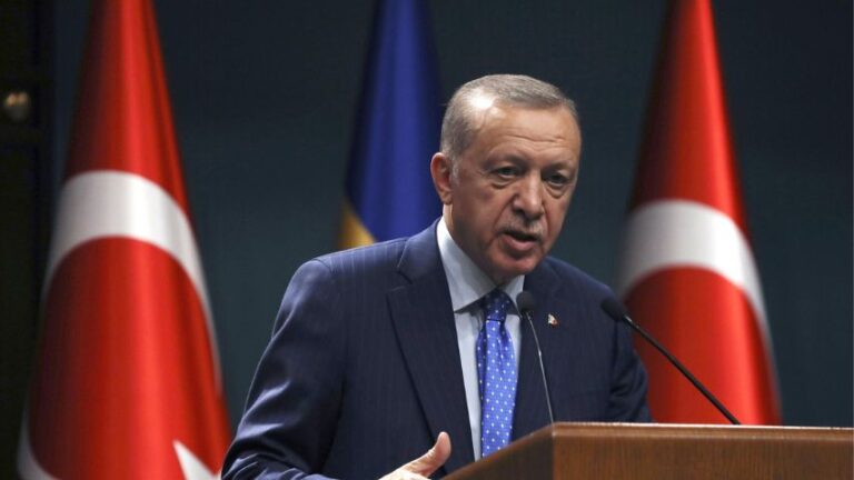 Turquía niega deterioro de salud de Erdogan y dice que sufre de gastroenteritis