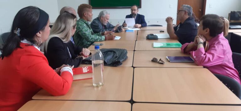 Formalizan candidatura de Tamara Adrián ante Comisión de Primaria