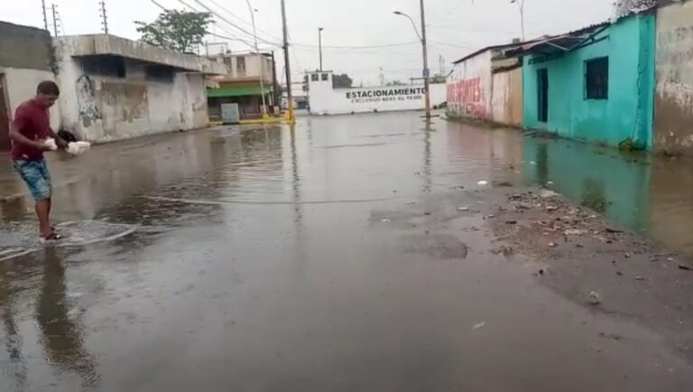 Un niño falleció por una descarga eléctrica tras fuertes lluvias en Sucre