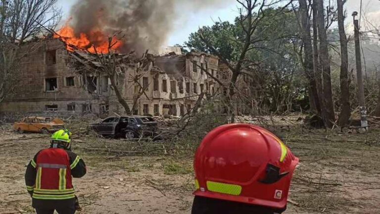 Drones dañan edificio administrativo de oleoducto en región rusa de Pskov