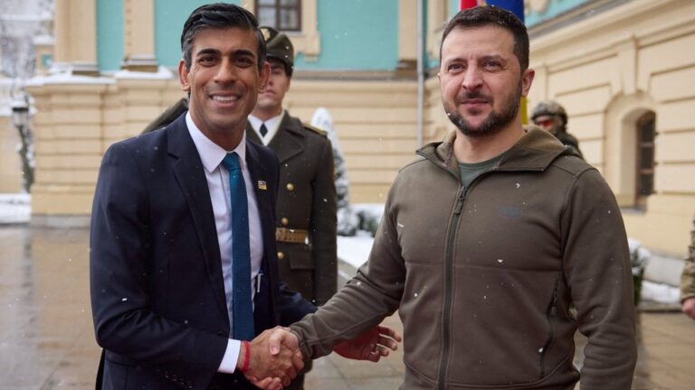 Zelenski llega a residencia campestre de Chequers para reunirse con Sunak