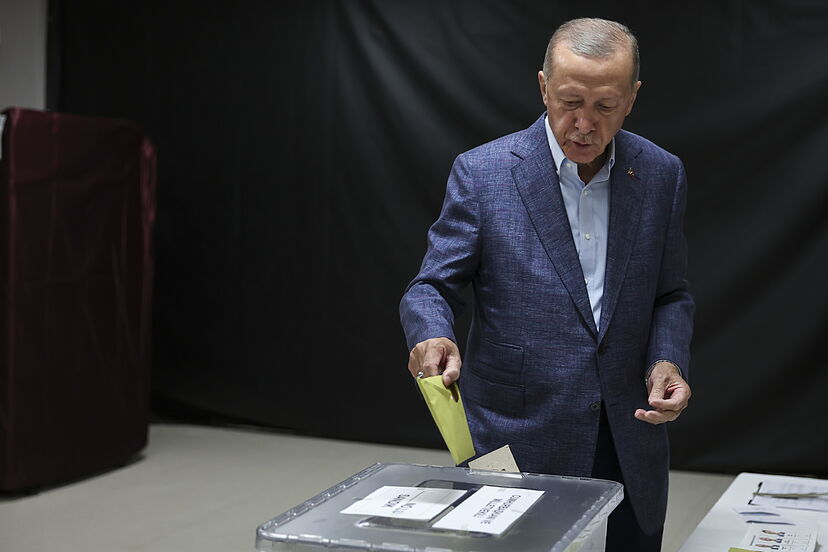 Erdogan encabeza el escrutinio de las presidenciales en Turquía