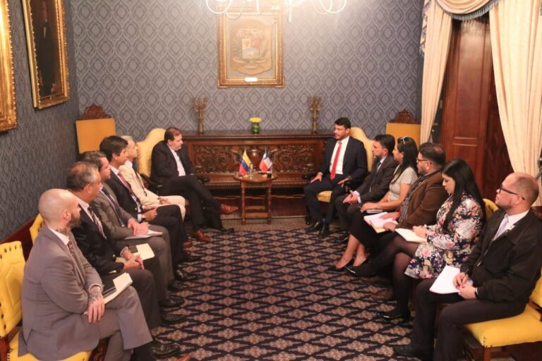 Venezuela recibió a una delegación de Chile para abordar «temas de interés binacional»