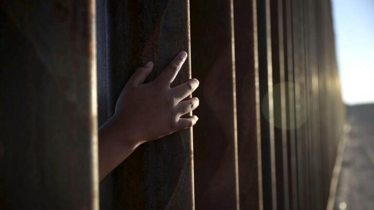 Muere una niña de ocho años bajo custodia de las autoridad migratorias