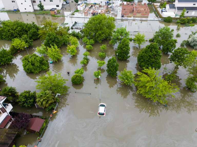 Sube a 14 los muertos por inundaciones en Emilia Romaña
