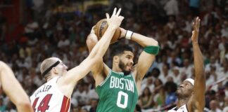 Boston se mantiene con vida en las finales