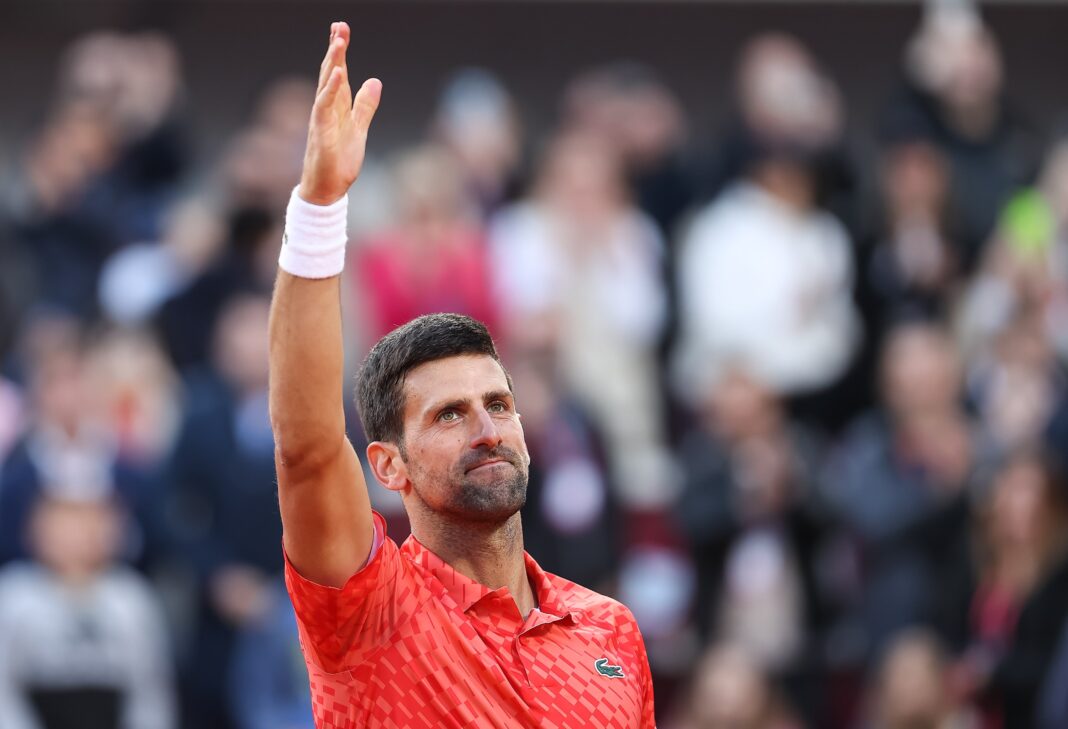 Djokovic debutó con autoridad en París