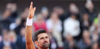 Djokovic debutó con autoridad en París