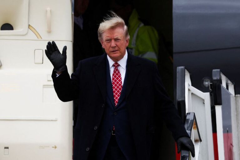 Trump a su llegada a Escocia: «Es genial estar en casa»