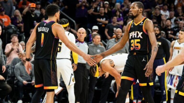 Denver desperdicia 53 puntos de Jokic y Suns empata la serie