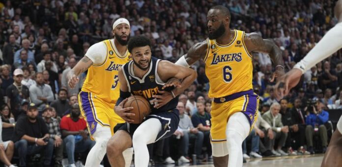 Nuggets derrotan a los Lakers y se acercan a las finales