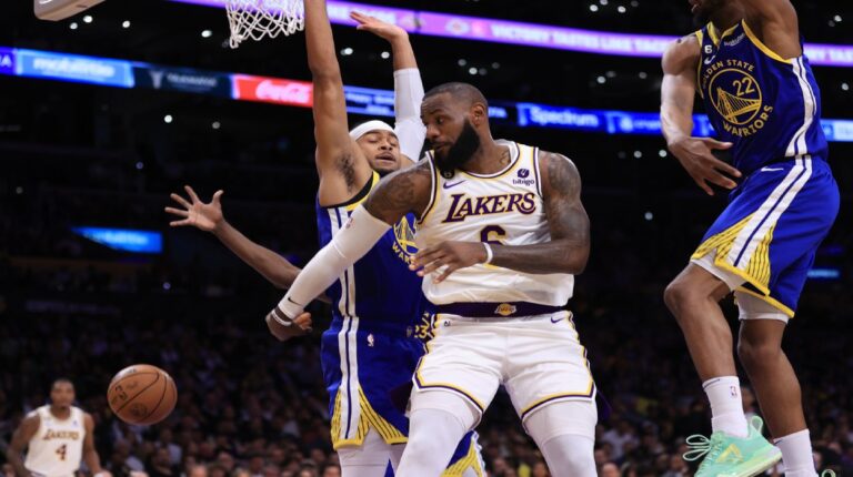 Los Angeles Lakers le demostraron su jerarquía a los Warriors