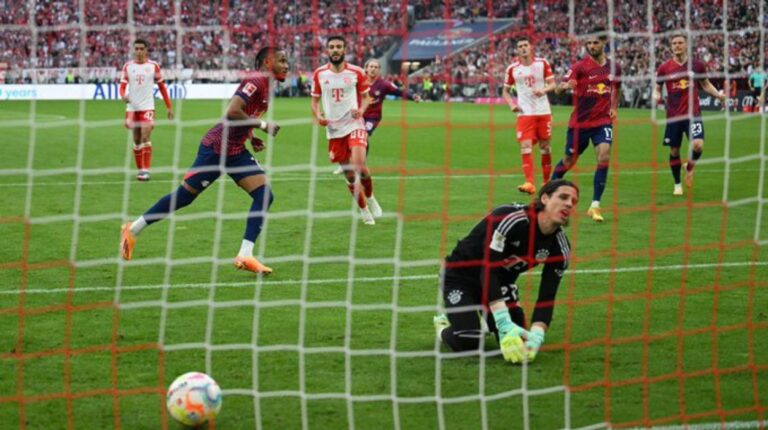 El Leipzig venció al Bayern y le dio un regalo al Dortmund