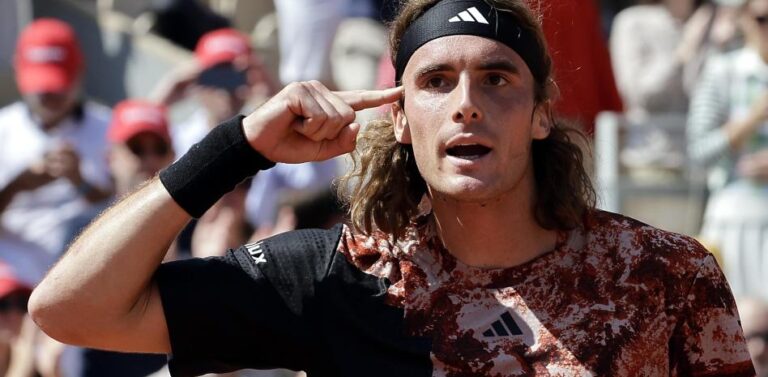 Tsitsipas avanzó a tercera ronda