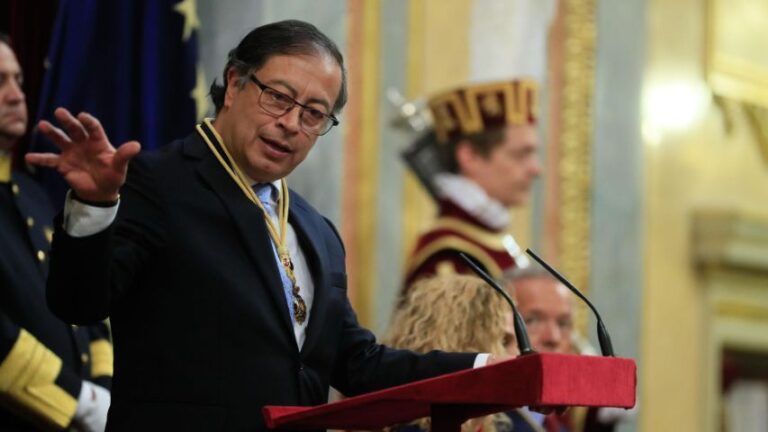 Petro culpa a las sanciones internacionales de la crisis venezolana