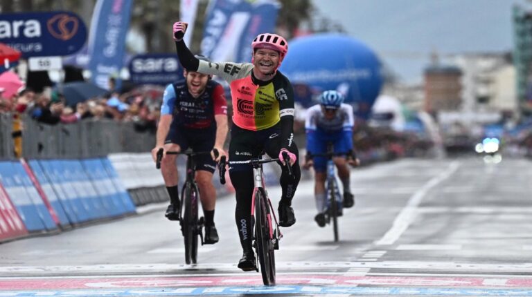 Cort Nielsen venció en el sprint de Viareggio