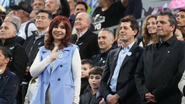 Cristina Fernández pide unidad para «dejar de lado» el programa con el FMI